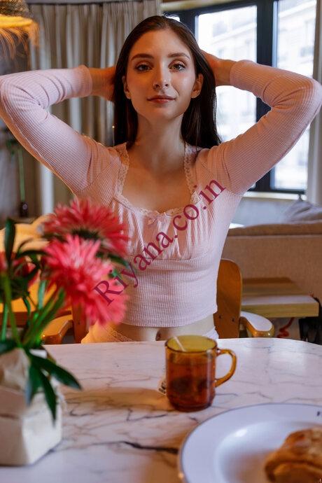 ᎡᎧᎽᎪᏞ༄༄ 8826243211 Call Girls In Pratap Nagar Delhi NCR